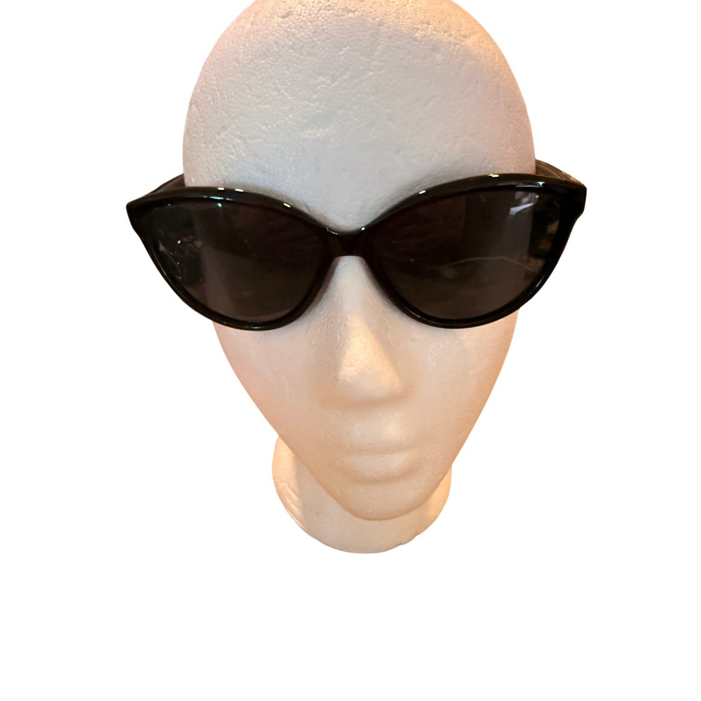 Black Polarized Cat Eye Sunglasses Gold Hardware P8632 C1 58-16-134